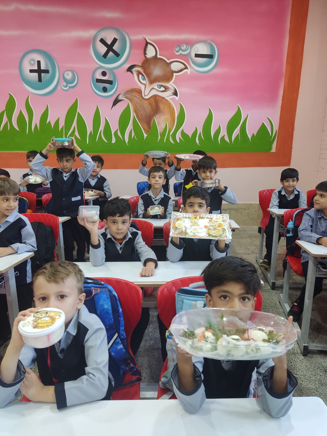 مجموعه فرهنگی آموزشی ادبستان آینده سازان دنا